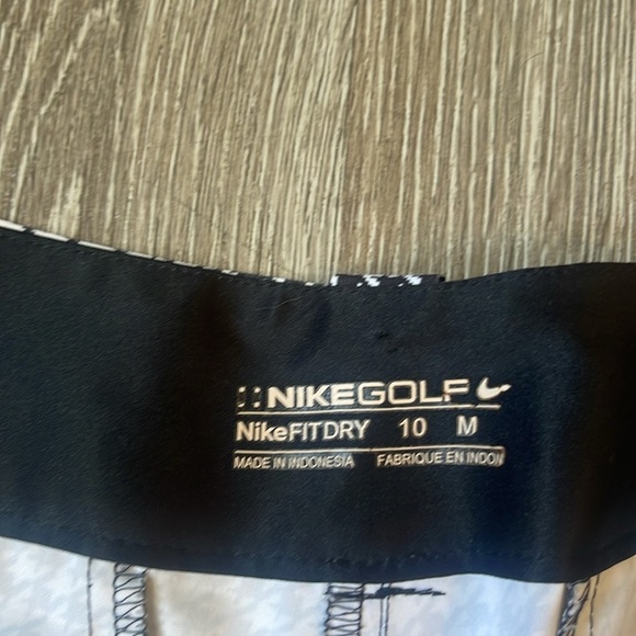 Nike Fit Dry Golf Houndstooth High Rise Shorts Women size 10 black white Bermuda - Picture 3 of 9